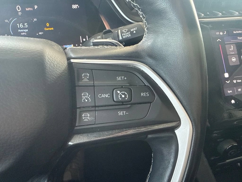 Used 2021 Jeep Grand Cherokee L Laredo w/ Luxury Tech Group I AWD/4WD image 19