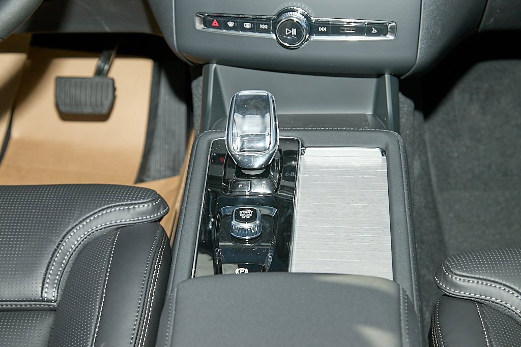 New 2026 Volvo XC90 B5 Ultra w/ Protection Package image 32