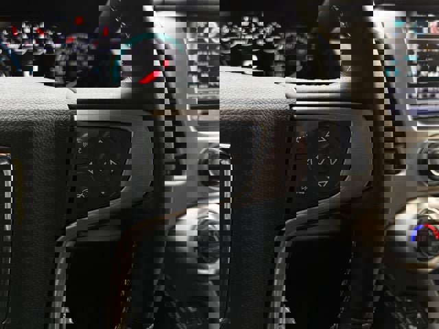 Used 2020 GMC Yukon Denali w/ Denali Premium Package image 18