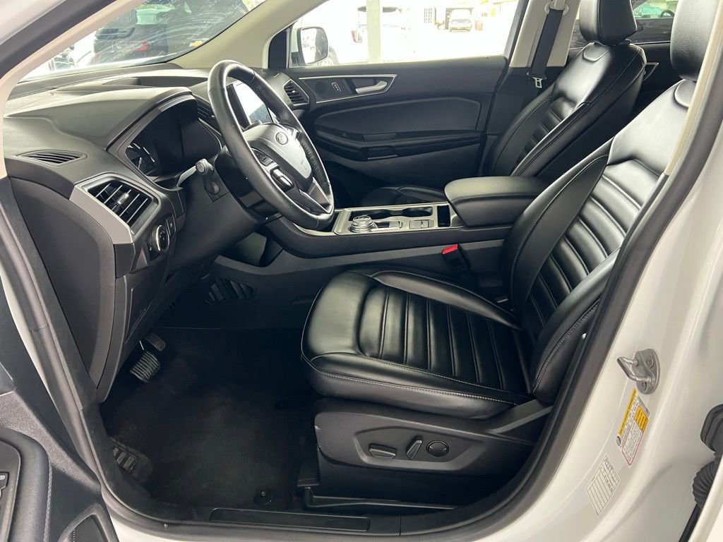 Used 2024 Ford Edge SEL image 9