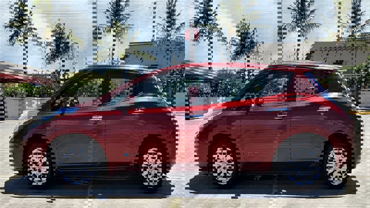 Used 2013 Nissan Leaf S image 8