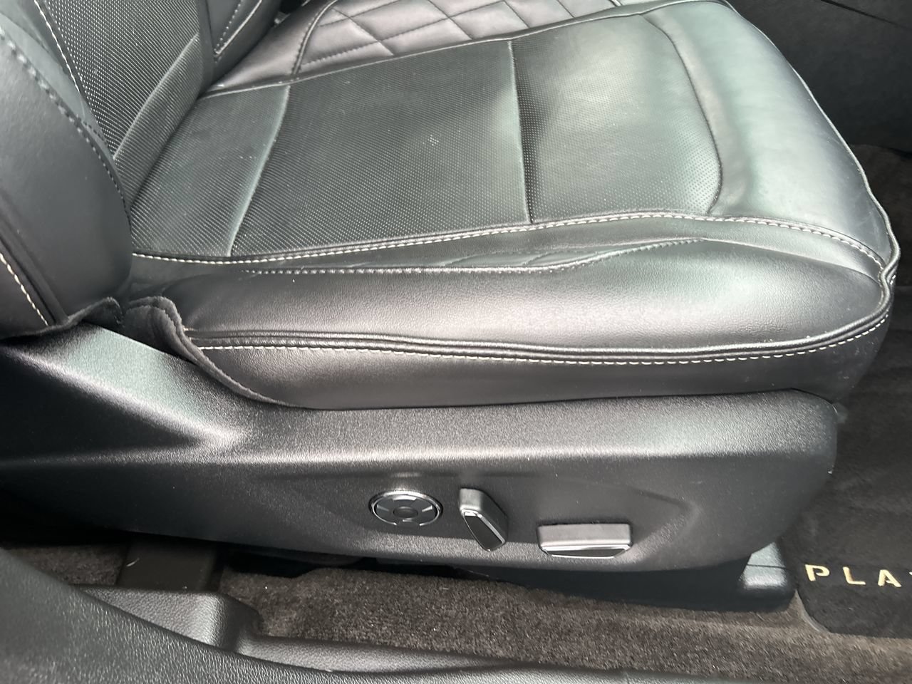 Used 2017 Ford Explorer Platinum AWD/4WD image 14