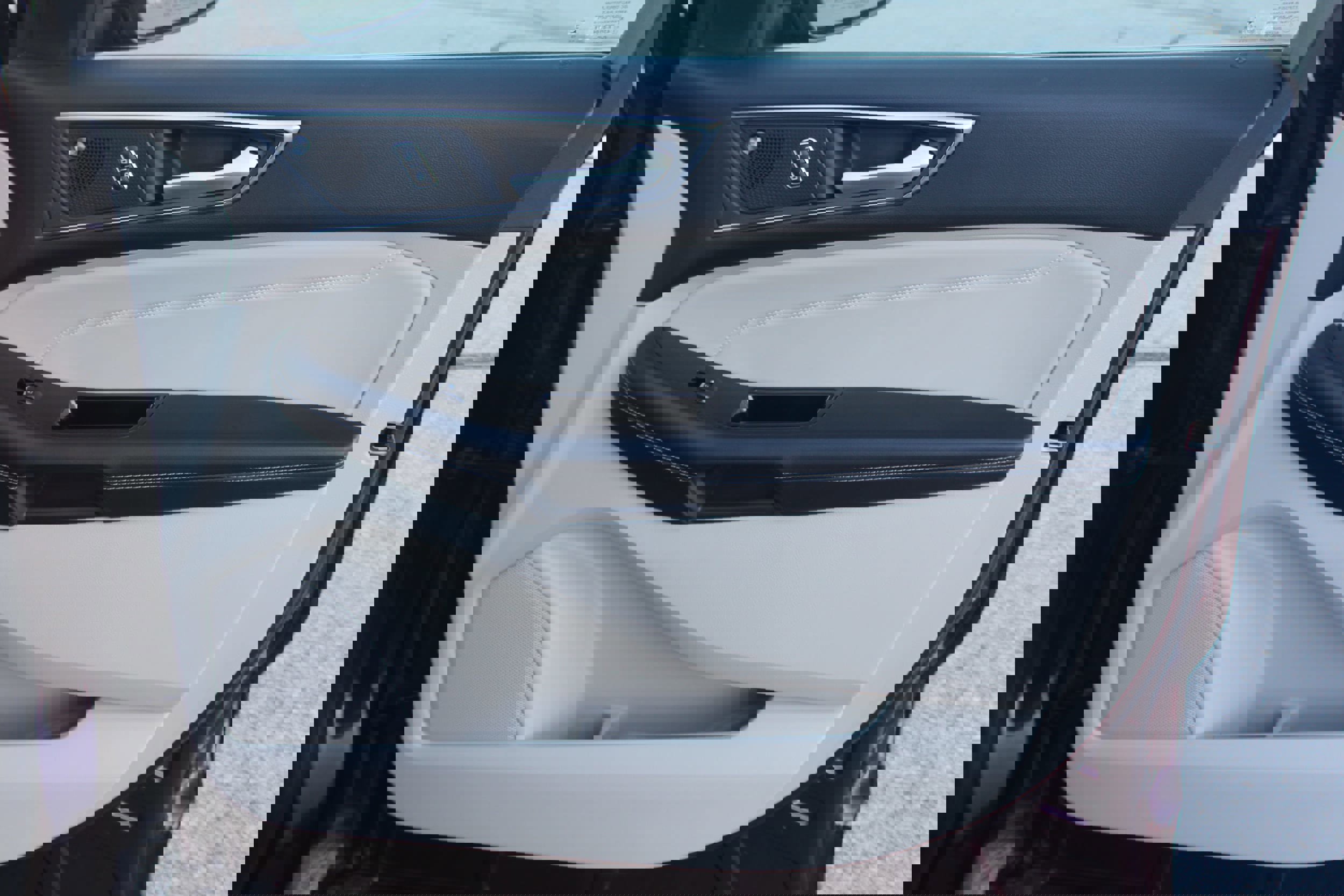 Used 2019 Ford Edge Titanium w/ Equipment Group 301A image 23