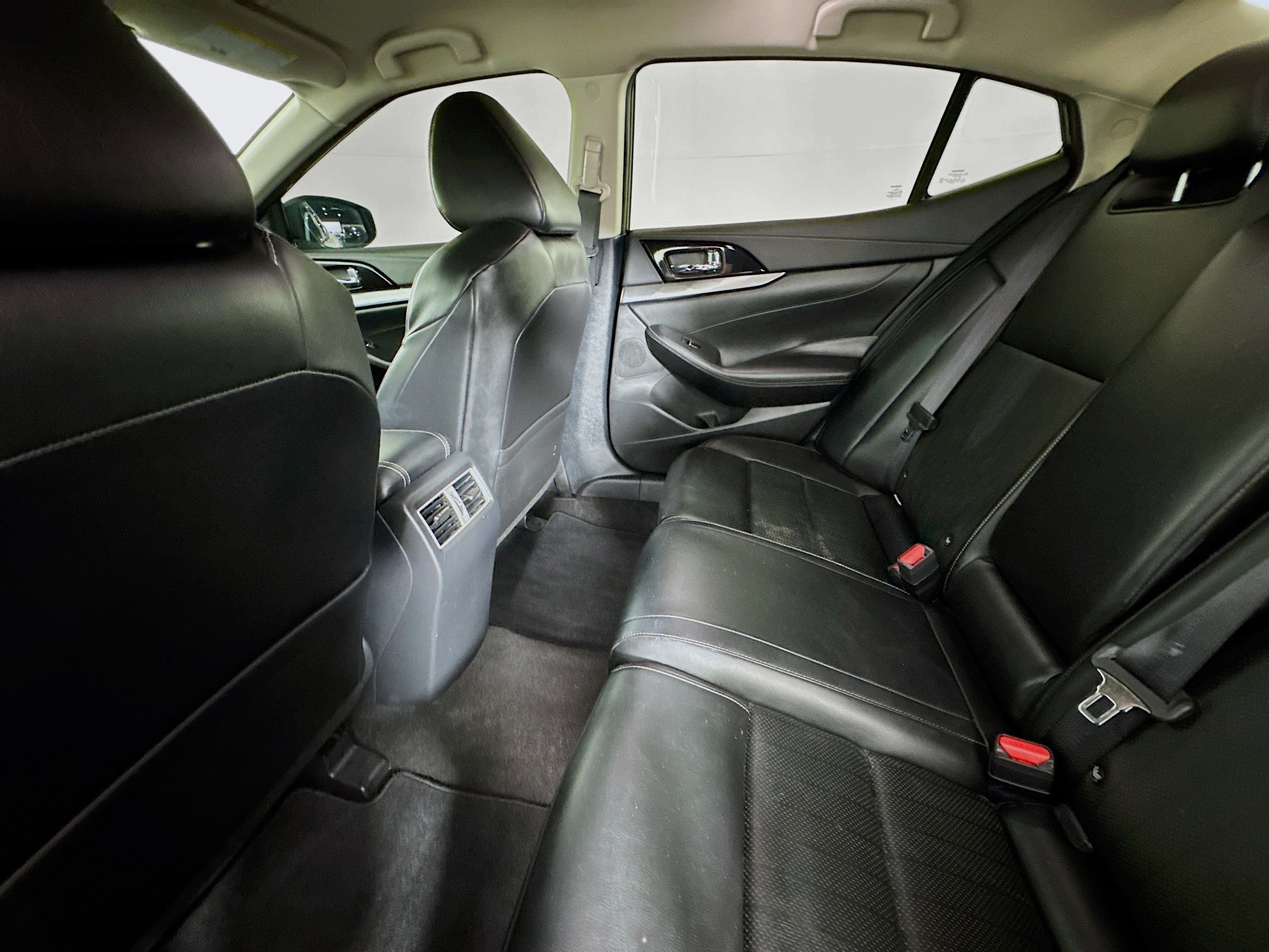 Used 2022 Nissan Maxima SV w/ Floor Mat Group FWD image 23