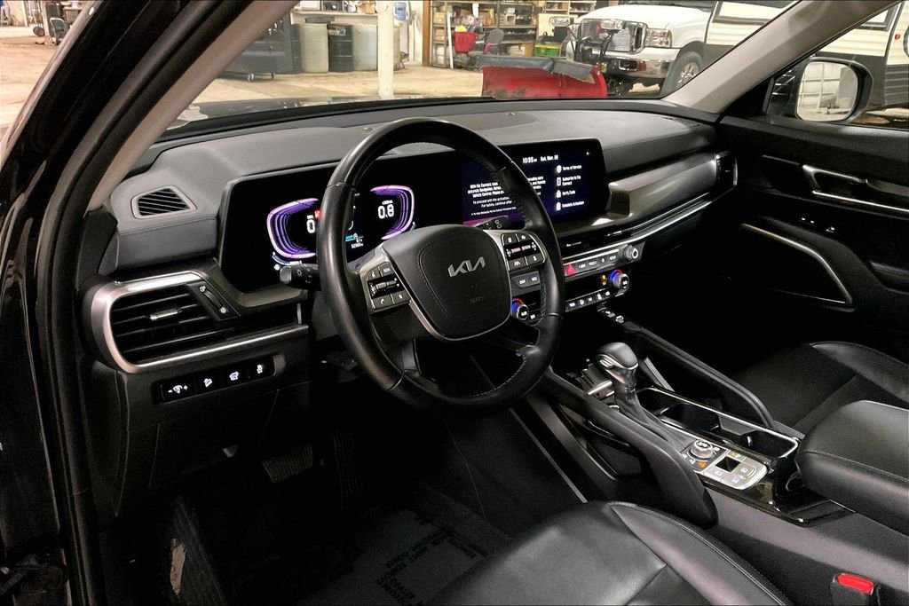 Used 2025 Kia Telluride S image 13