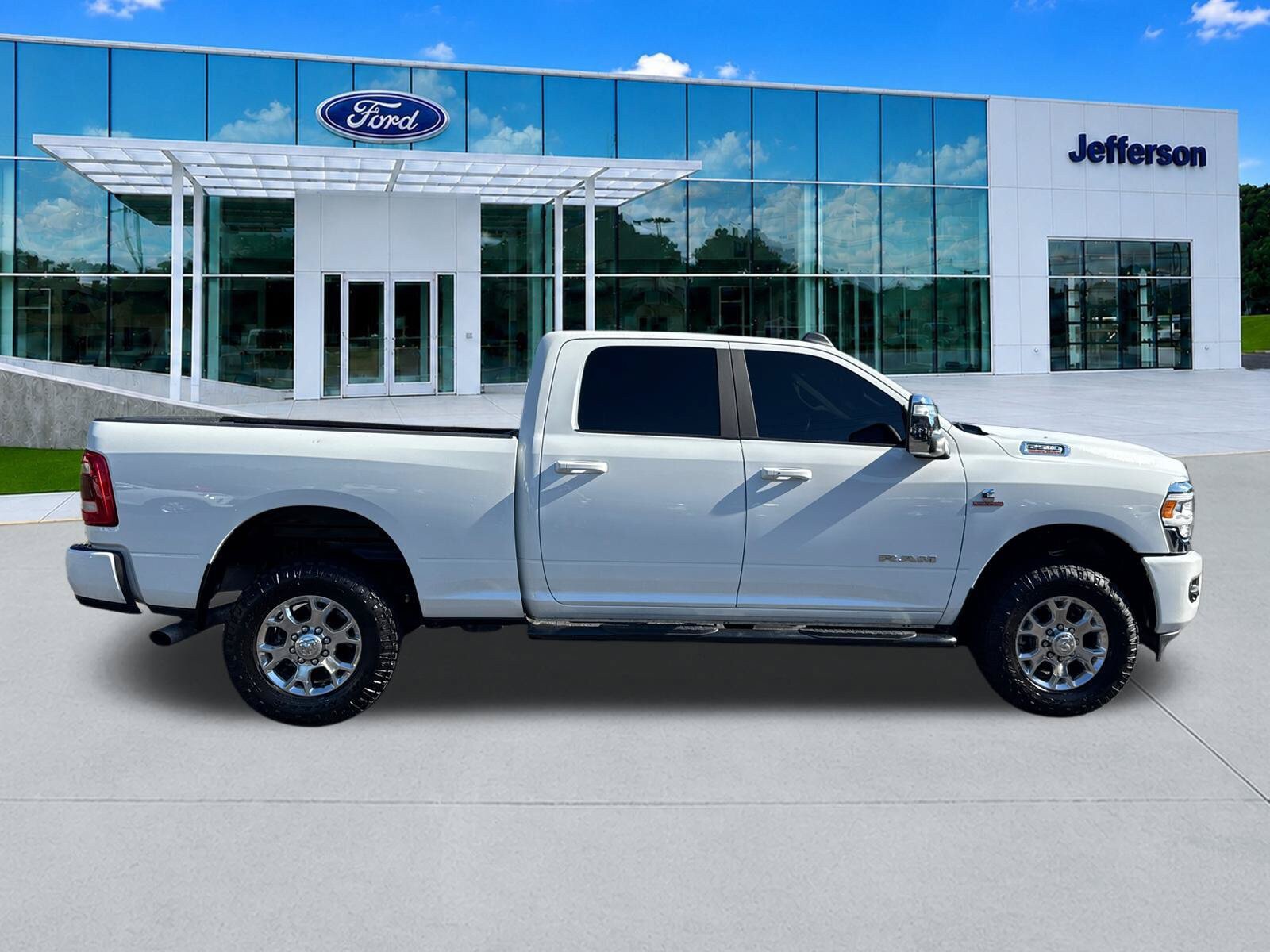 Used 2024 RAM 2500 Laramie AWD/4WD image 8