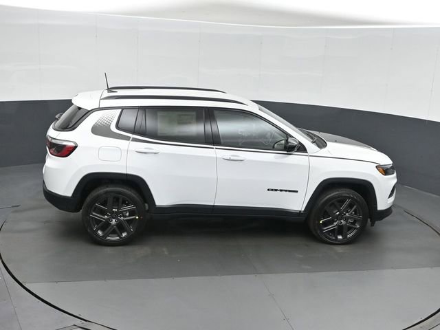 New 2026 Jeep Compass Latitude image 29