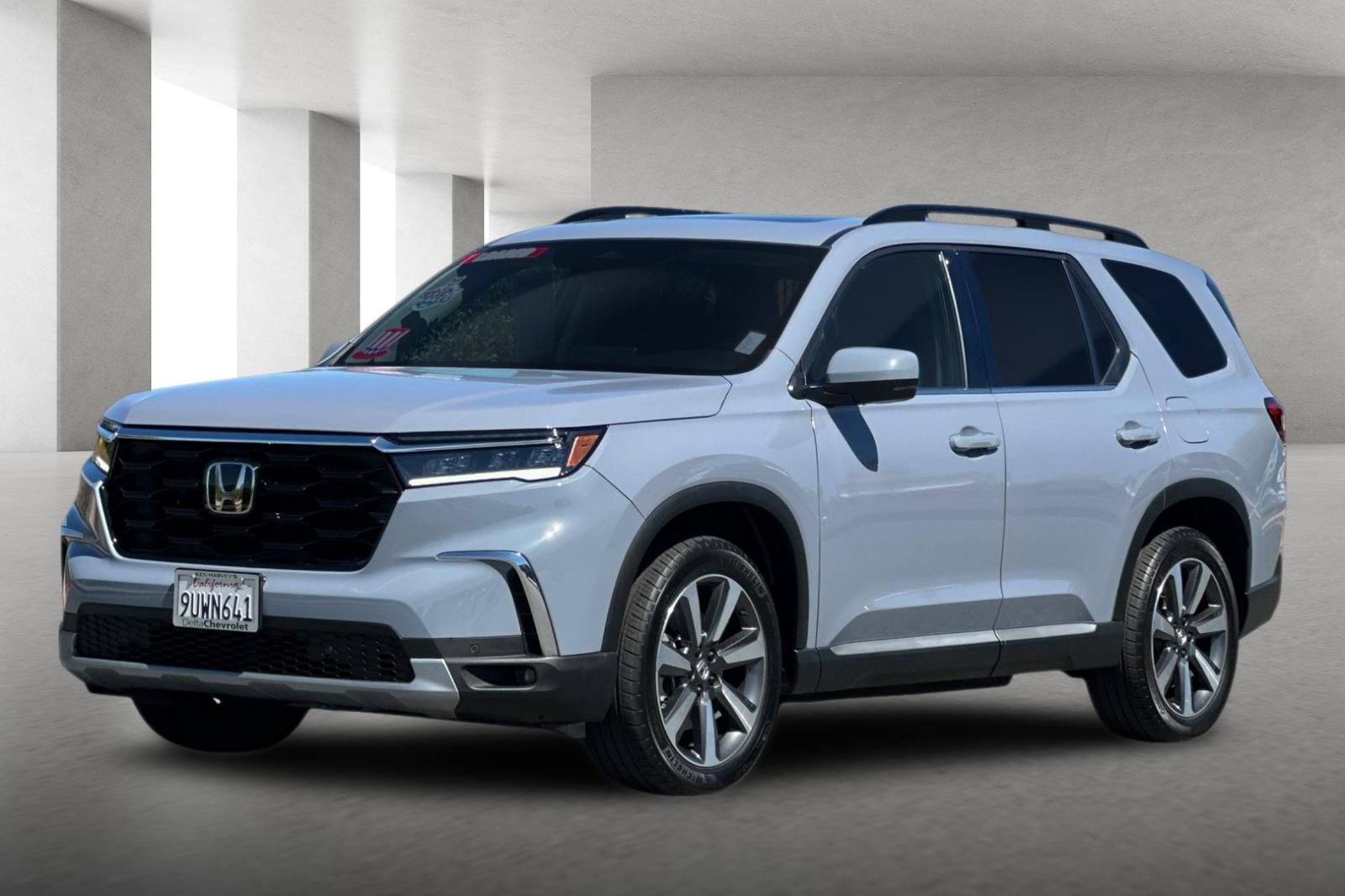 Used 2025 Honda Pilot Touring image 8