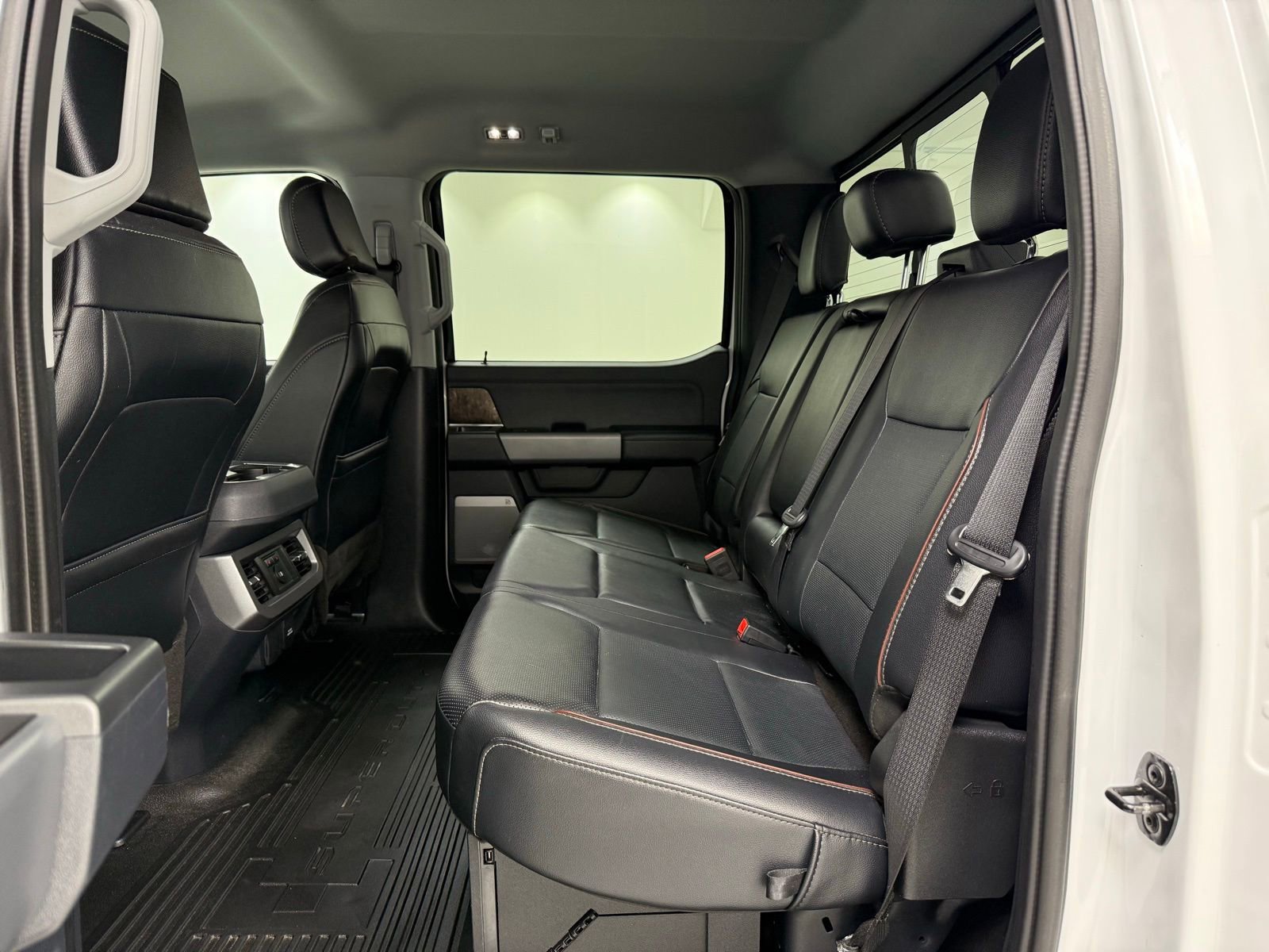 Used 2023 Ford F250 Lariat w/ FX4 Off-Road Package AWD/4WD image 28