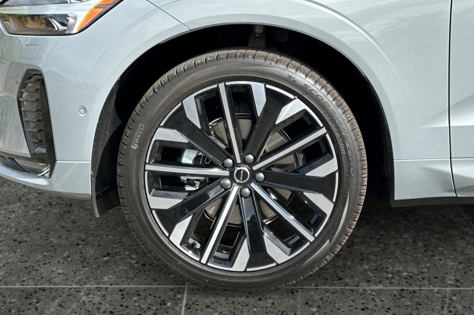 New 2026 Volvo XC60 B5 Ultra w/ Protection Package Premier image 11