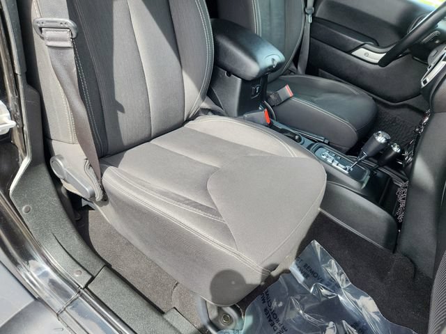 Used 2018 Jeep Wrangler Unlimited Sahara AWD/4WD image 23