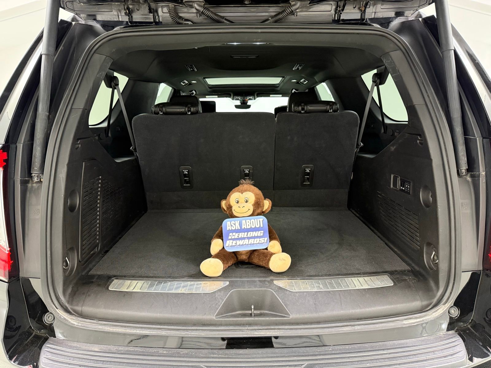 Used 2021 GMC Yukon XL Denali w/ Denali Premium Package image 7