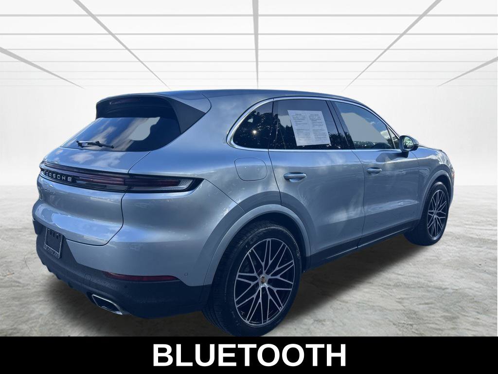Used 2025 Porsche Cayenne AWD/4WD image 5