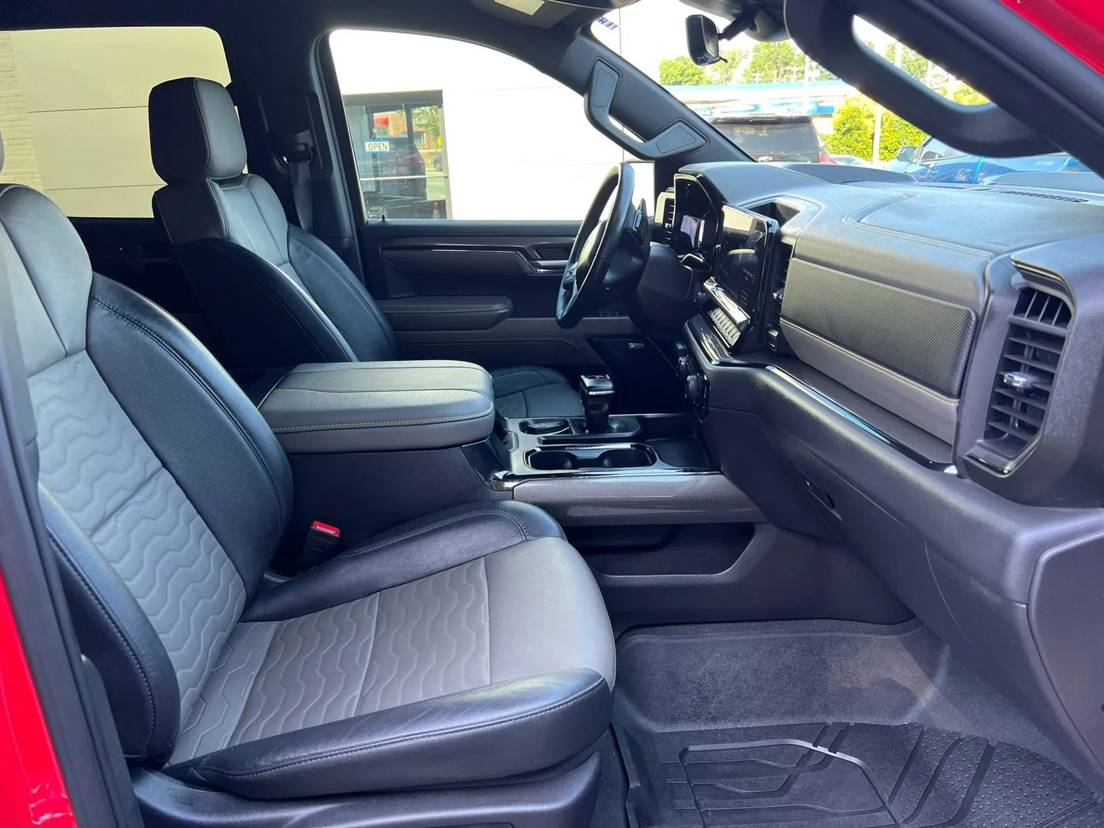 Used 2024 Chevrolet Silverado 1500 ZR2 w/ Technology Package AWD/4WD image 8