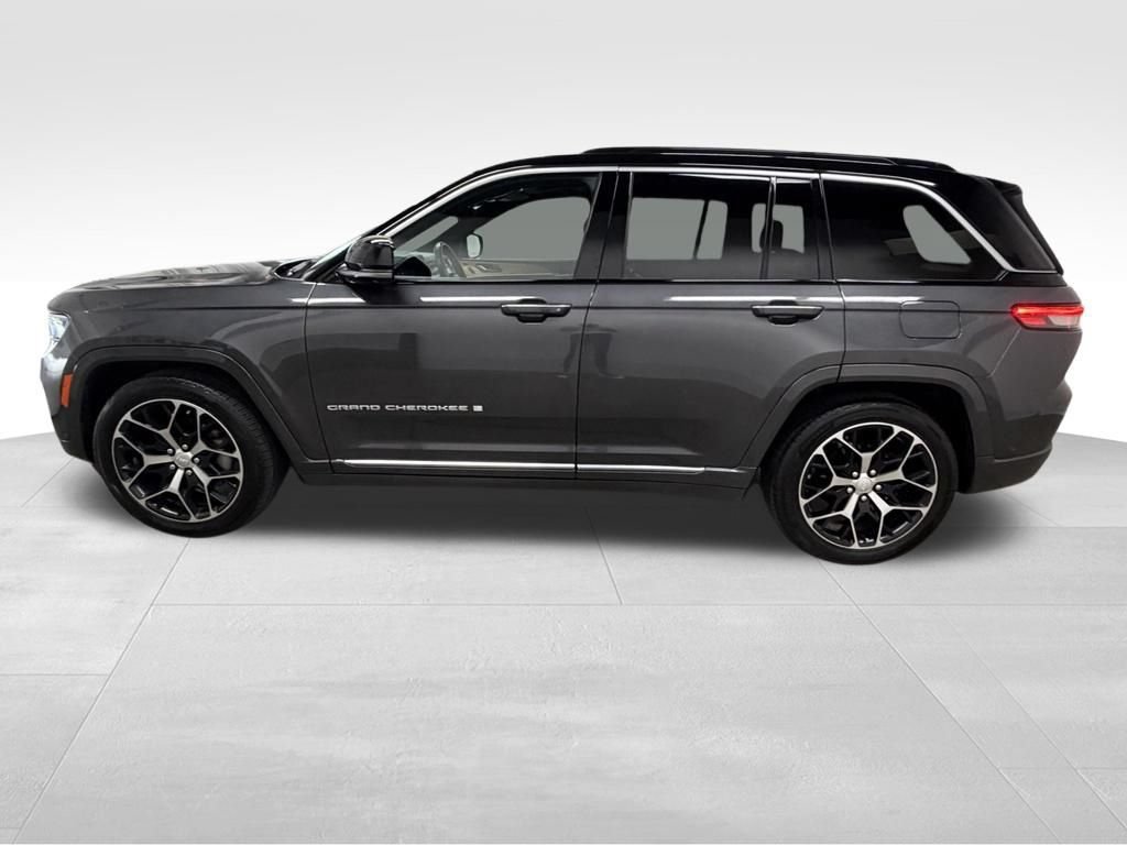 Used 2024 Jeep Grand Cherokee Summit AWD/4WD image 2