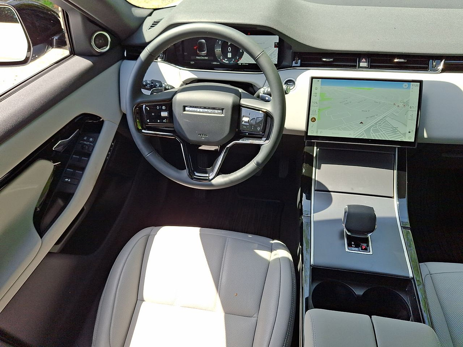 Certified 2026 Land Rover Range Rover Evoque S AWD/4WD image 15