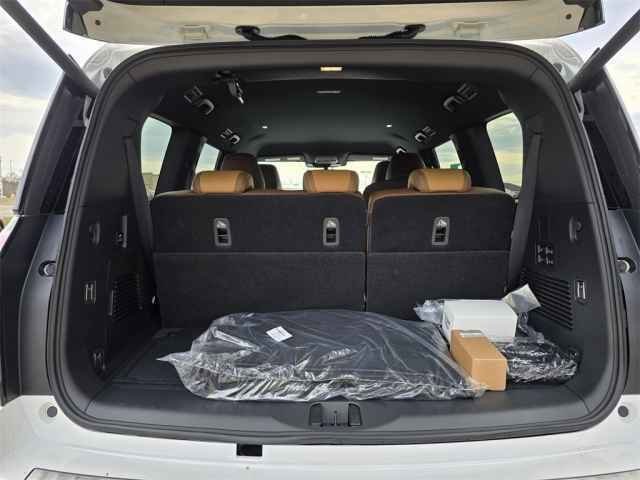 New 2025 Nissan Armada SL w/ Captain's Chari Seat Package image 8