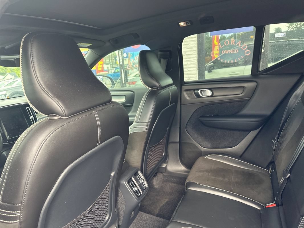 Used 2019 Volvo XC40 T5 R-Design AWD/4WD image 25