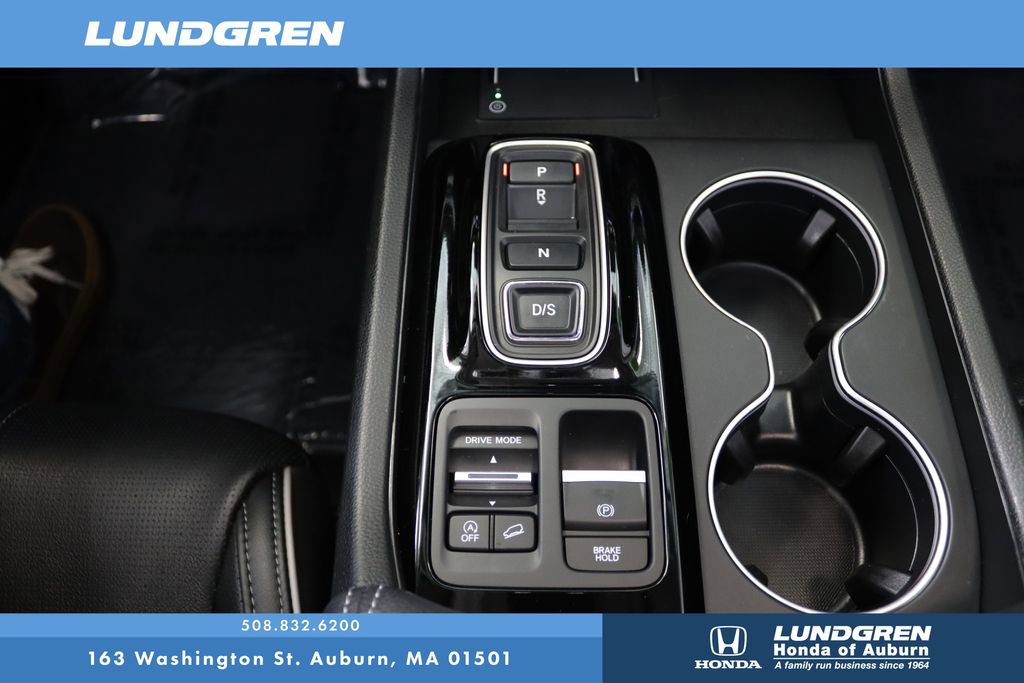 Used 2025 Honda Pilot Elite image 32