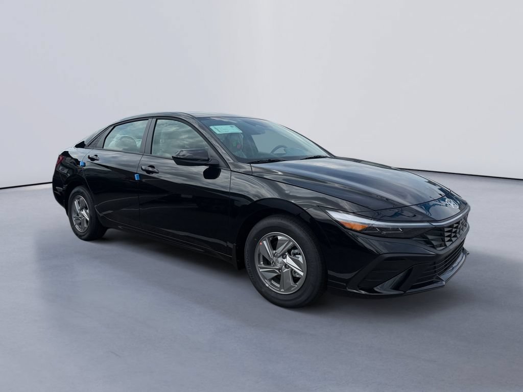 New 2026 Hyundai Elantra SE FWD video 1