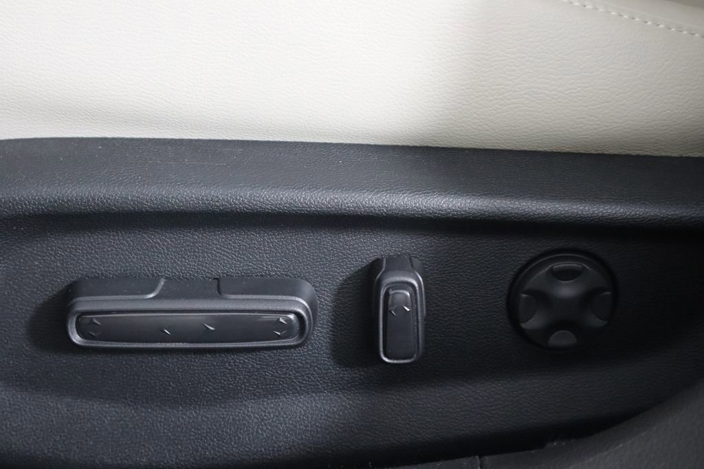 Used 2018 Honda Accord Touring image 19