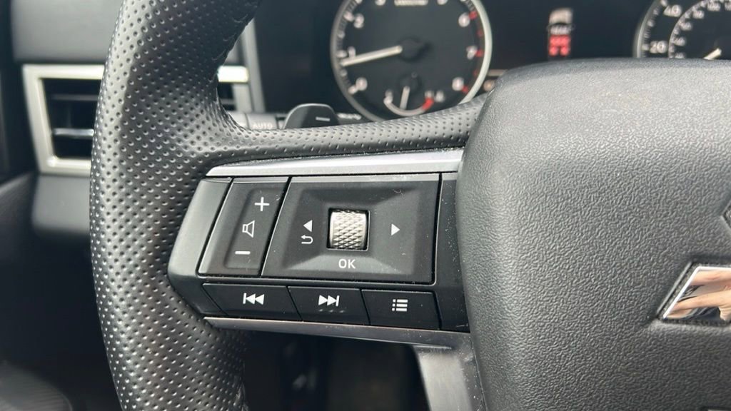 Used 2025 Mitsubishi Outlander SE image 19