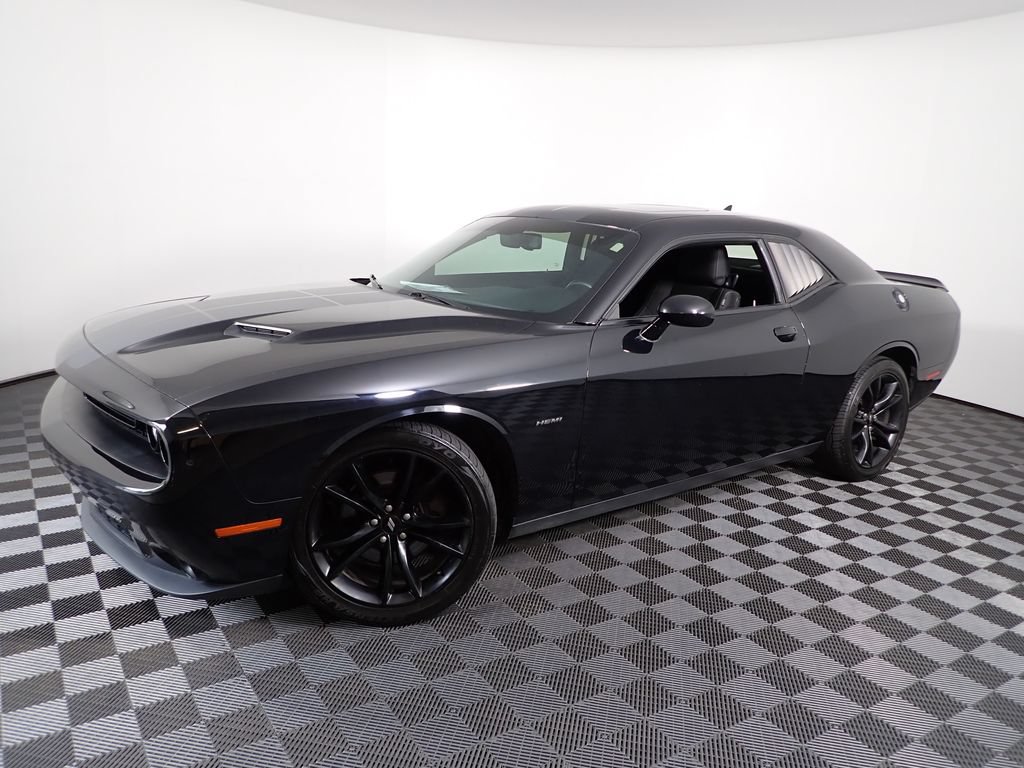 Used 2017 Dodge Challenger R/T w/ Blacktop Package RWD image 11