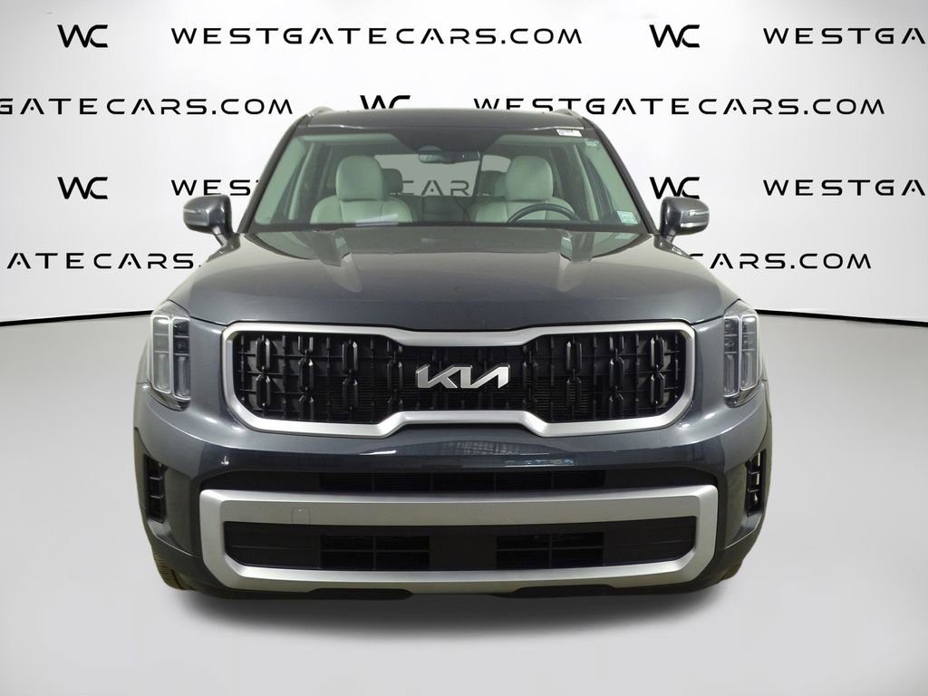Used 2024 Kia Telluride EX w/ EX Captain's Chair Package image 4