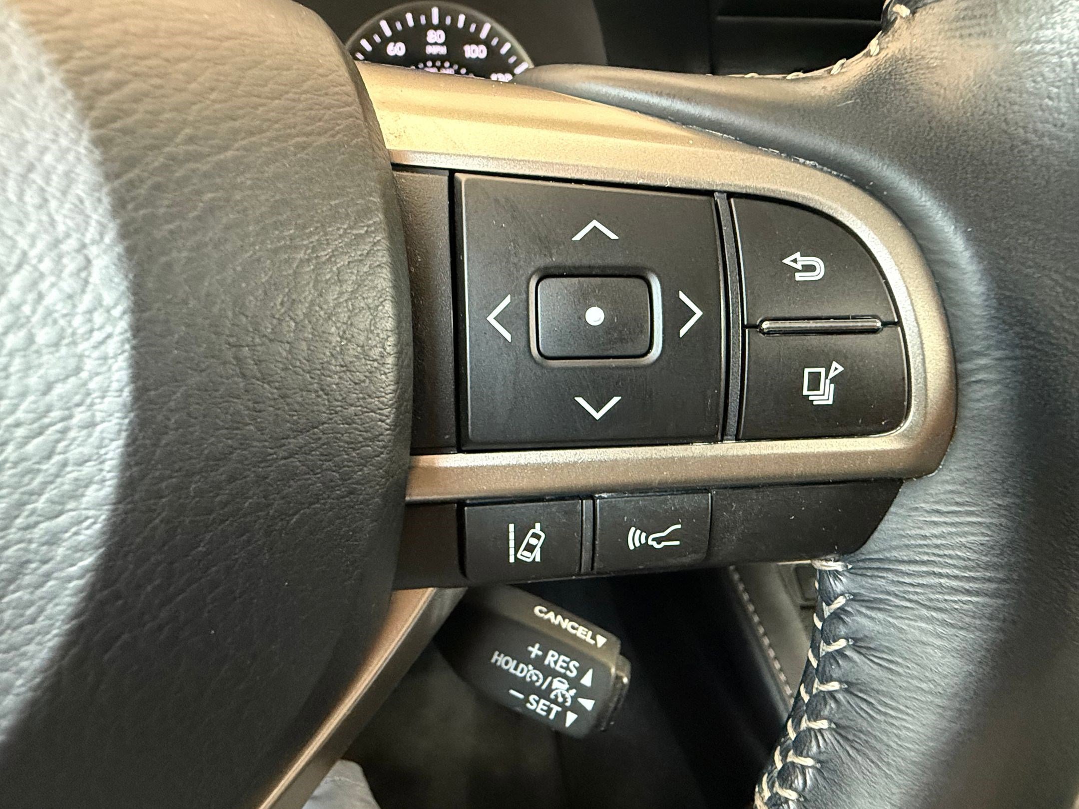 Used 2016 Lexus ES 300h w/ Luxury Package w/Wood Trim image 19