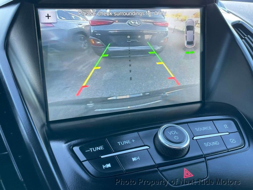 Used 2019 Ford Escape SE image 19