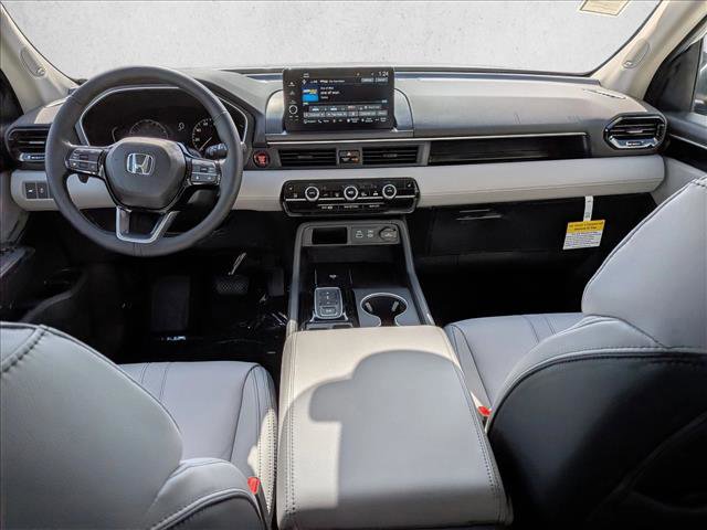 New 2025 Honda Pilot Touring image 13