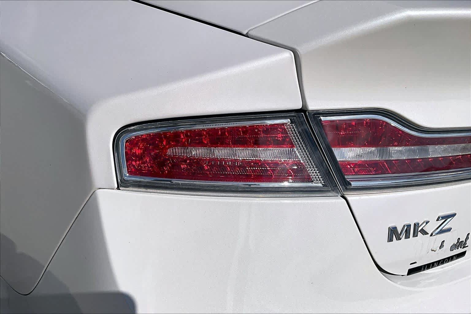Used 2017 Lincoln MKZ Reserve FWD image 27