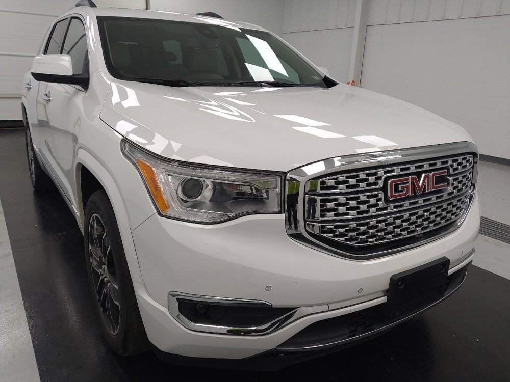 Used 2019 GMC Acadia Denali w/ Technology Package FWD image 14