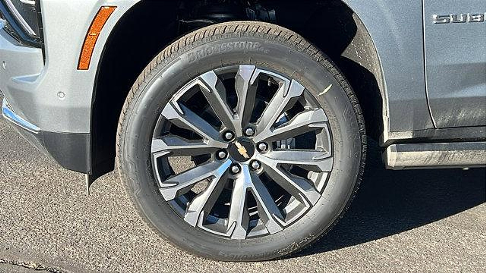 New 2026 Chevrolet Suburban High Country image 9