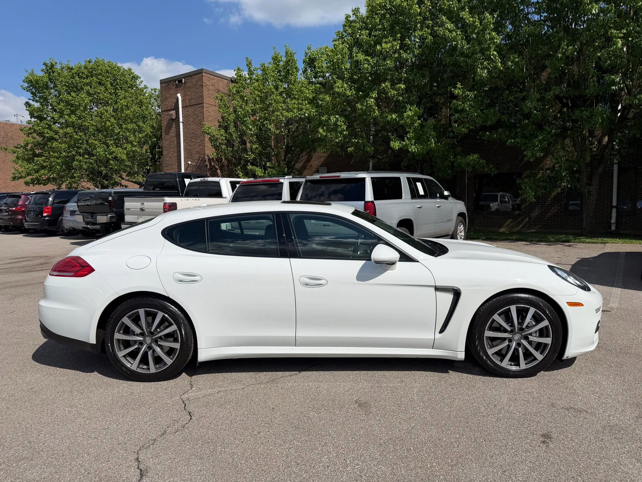 Used 2015 Porsche Panamera w/ Premium Package RWD image 2