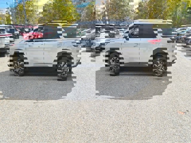 New 2025 Nissan Pathfinder SV w/ SV Premium Package