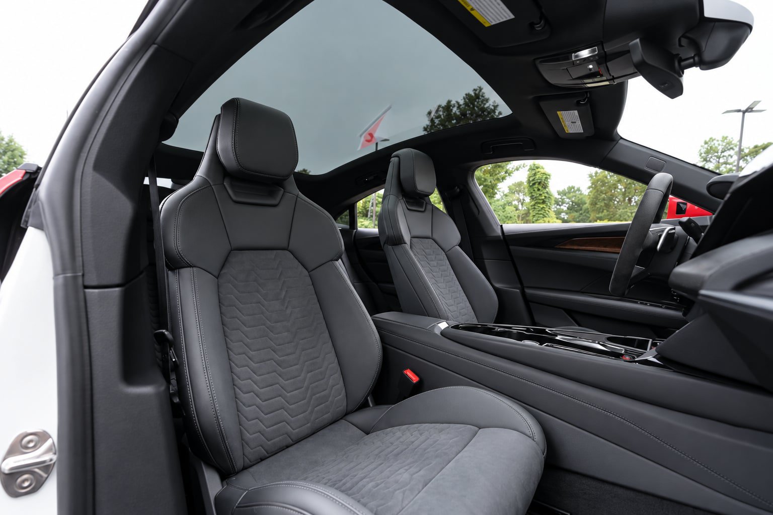 Used 2022 Audi e-tron GT Premium Plus AWD/4WD image 26