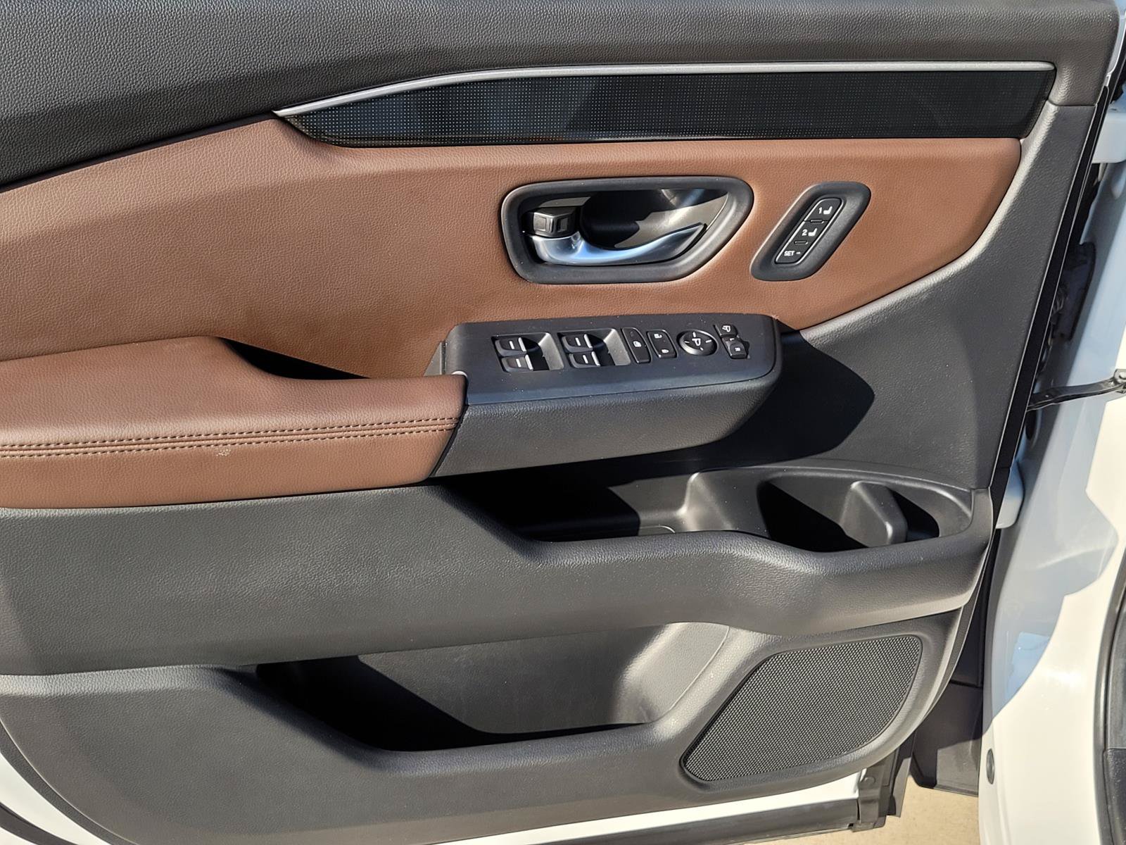 Used 2025 Honda Pilot Elite image 4