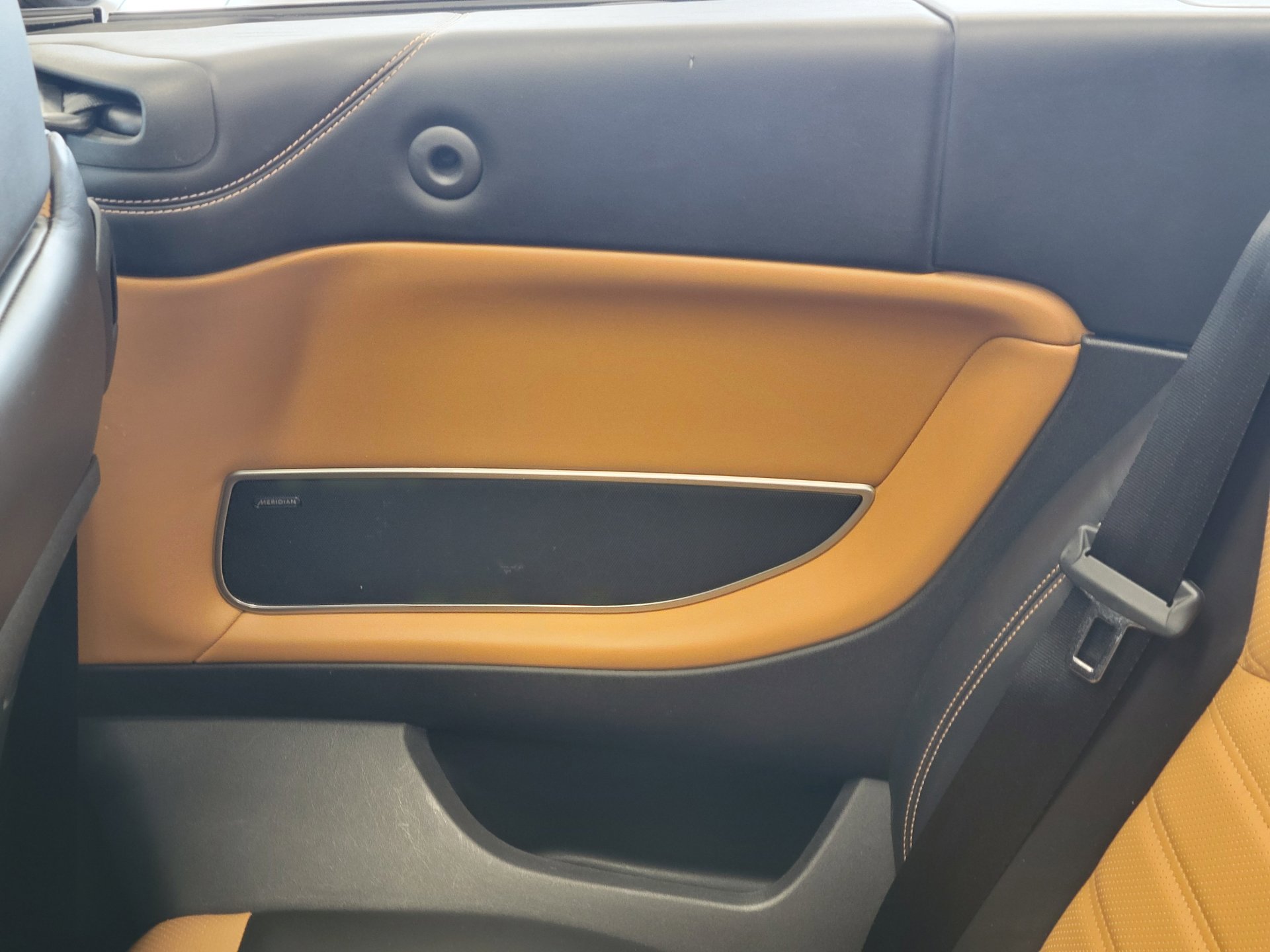 Used 2019 Land Rover Range Rover Evoque HSE Dynamic image 12