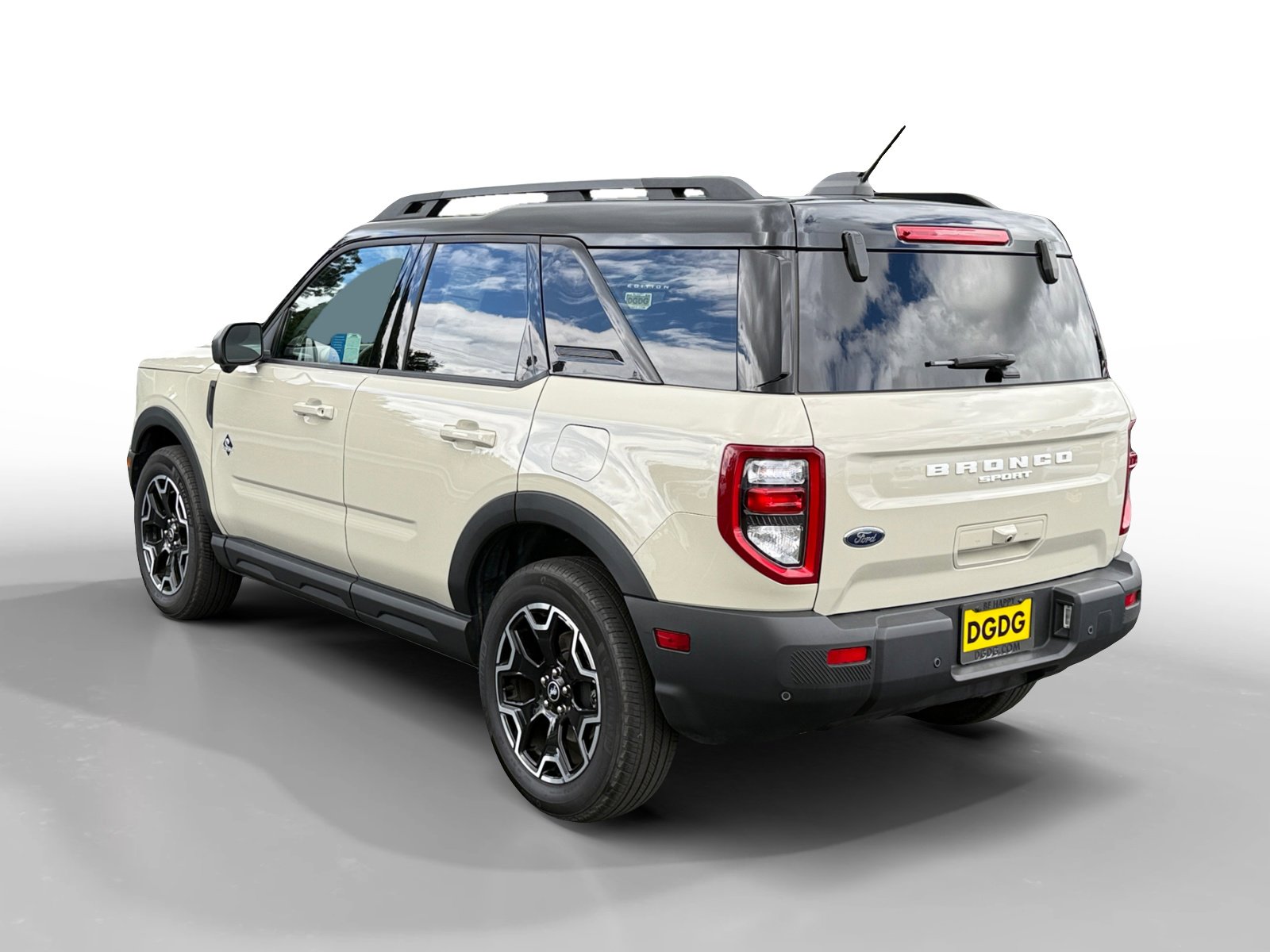 Certified 2025 Ford Bronco Sport Outer Banks w/ Outer Banks Tech Package+ AWD/4WD image 3