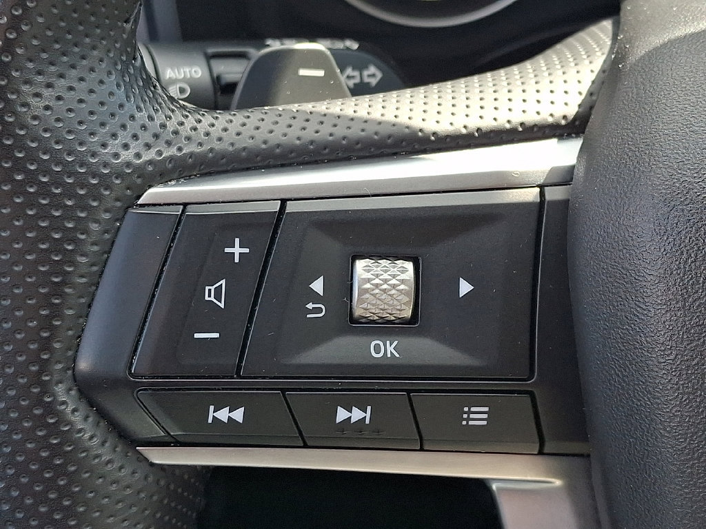 Used 2025 Mitsubishi Outlander SE FWD image 26