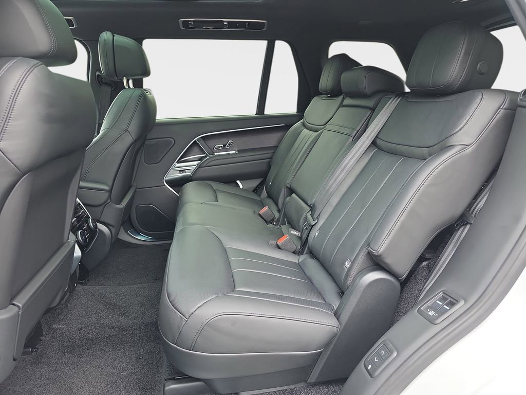 New 2025 Land Rover Range Rover Long Wheelbase SE image 14