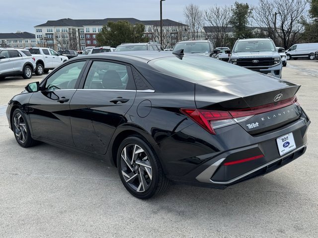 Used 2025 Hyundai Elantra SEL image 10