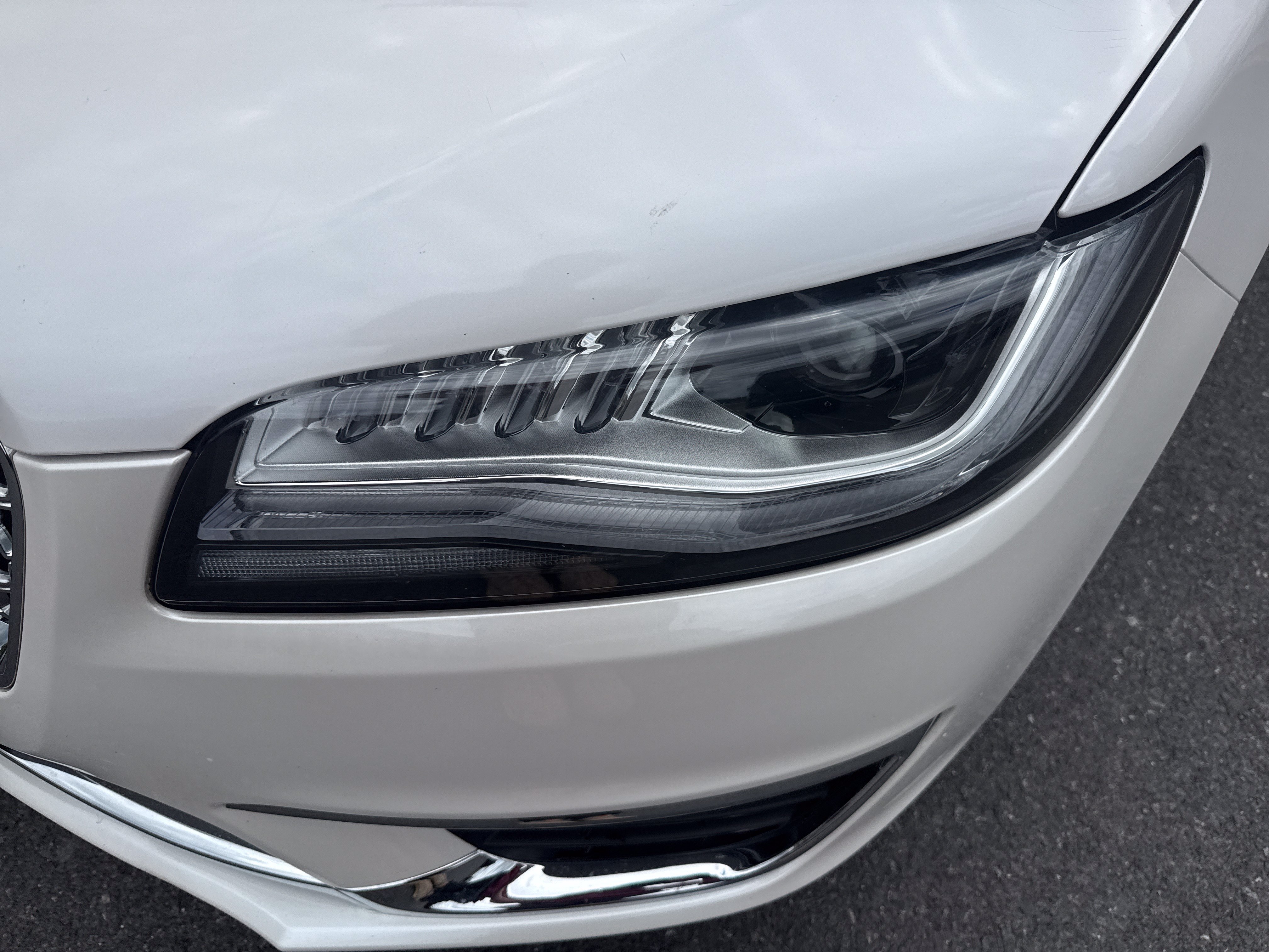 Used 2020 Lincoln MKZ FWD image 8