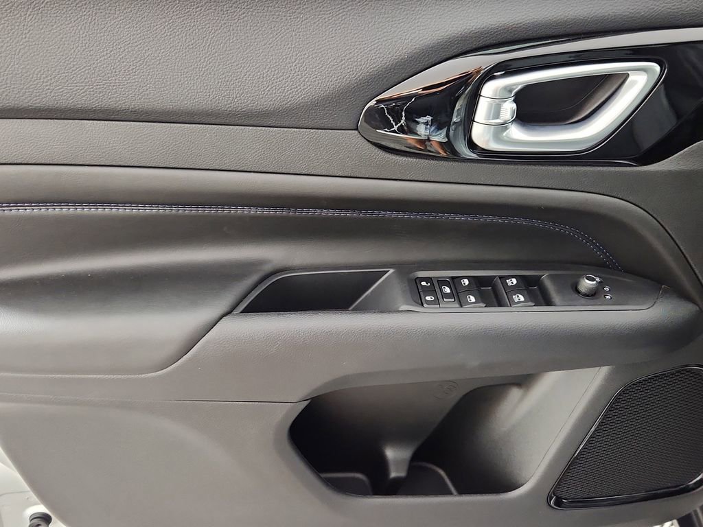 New 2025 Jeep Compass Latitude w/ Altitude Special Edition image 6