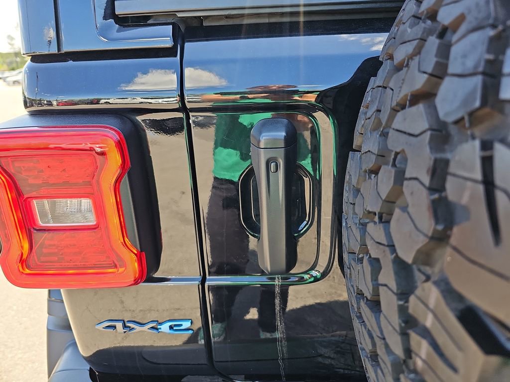 Used 2024 Jeep Wrangler Unlimited Rubicon 4xe image 18