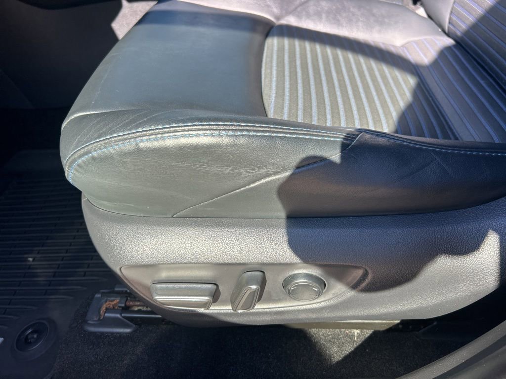 Used 2020 Toyota RAV4 XSE w/ XSE Grade Weather Package AWD/4WD image 13