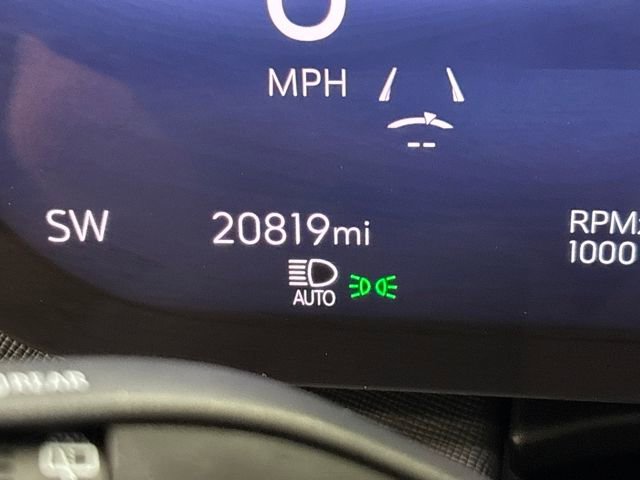 Used 2025 Buick Enclave Sport Touring image 16