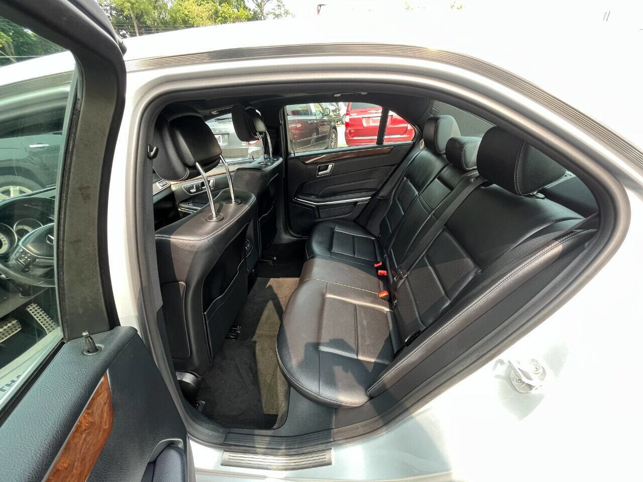 Used 2014 Mercedes-Benz E 350 E 350 Luxury 4MATIC AWD 4dr Se image 6