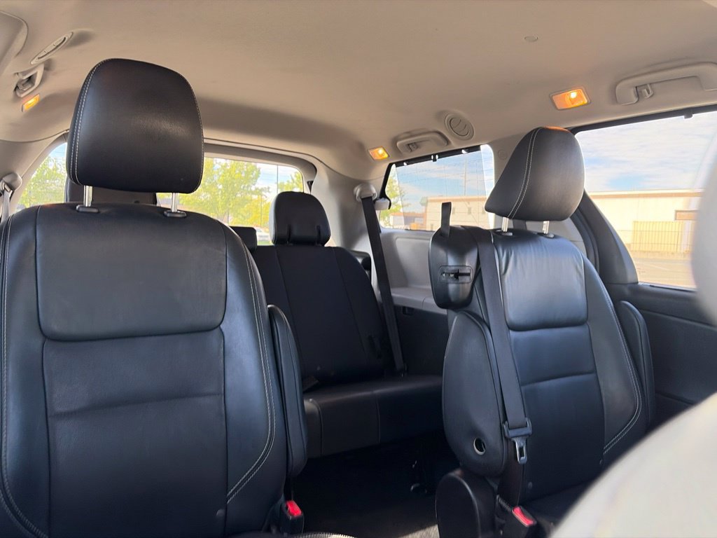 Used 2015 Toyota Sienna SE Premium FWD image 35